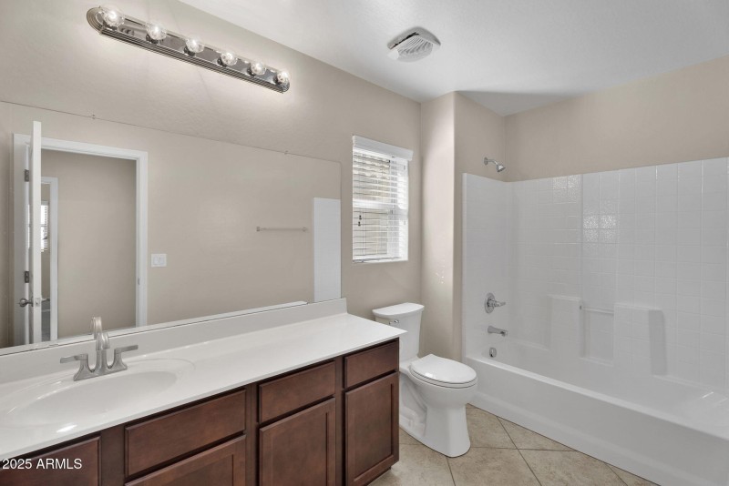 34-web-or-mls-6813 S 7th Ln - 35