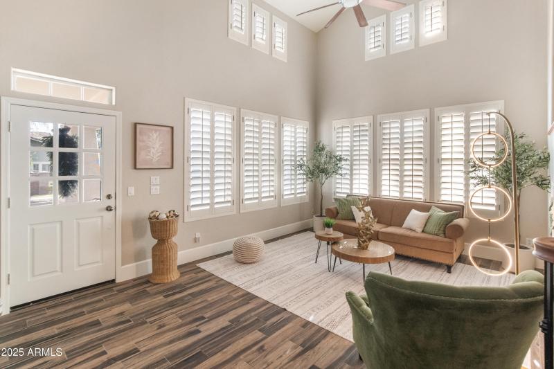 15294 W Old Oak Ln-17