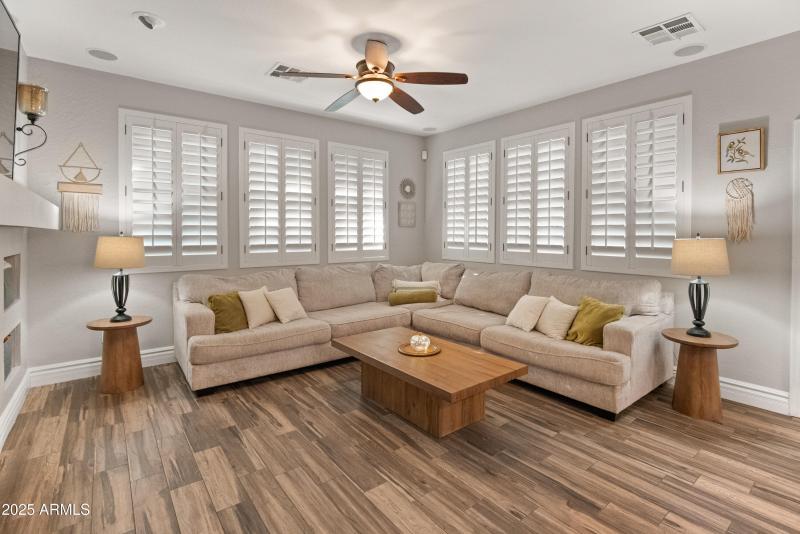 15294 W Old Oak Ln-29