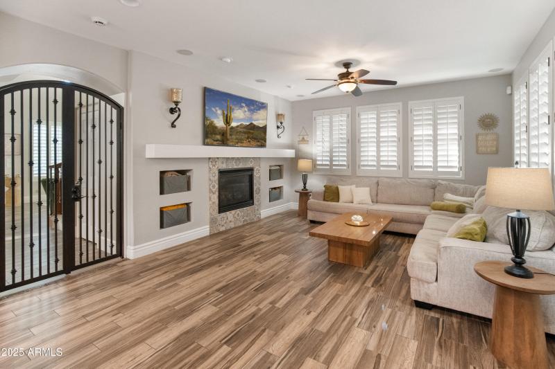 15294 W Old Oak Ln-30