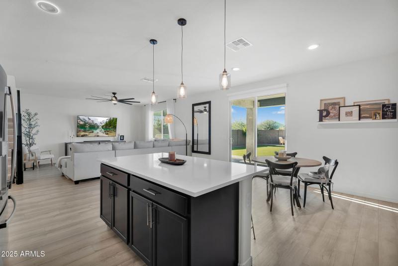 11-web-or-mls-Daylight-10