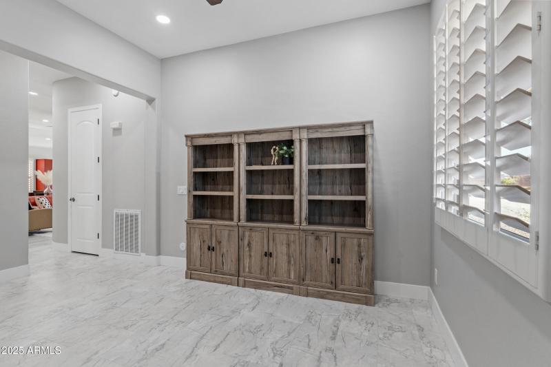 4615 E Sourwood Dr-14