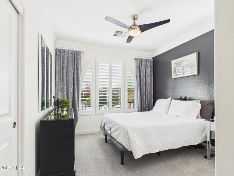 CAM03379G0-PR0159-STILL008