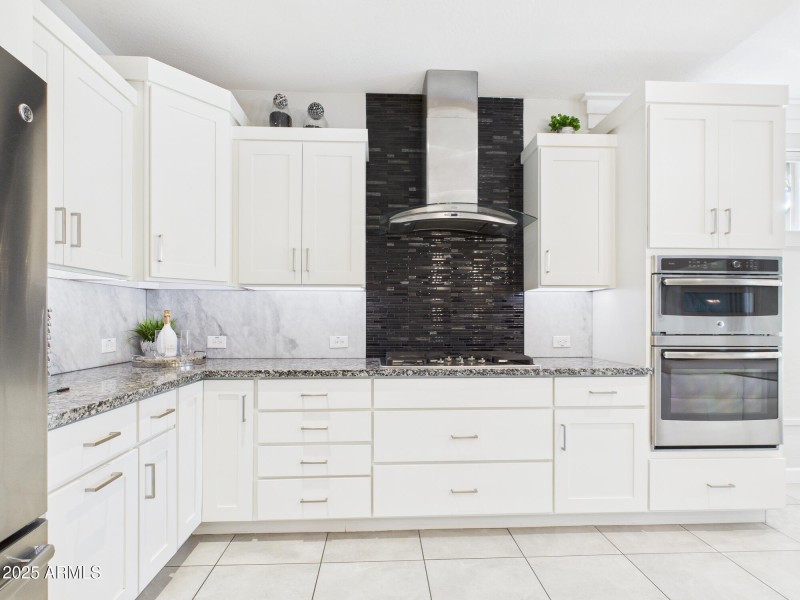 CAM03379G0-PR0159-STILL013