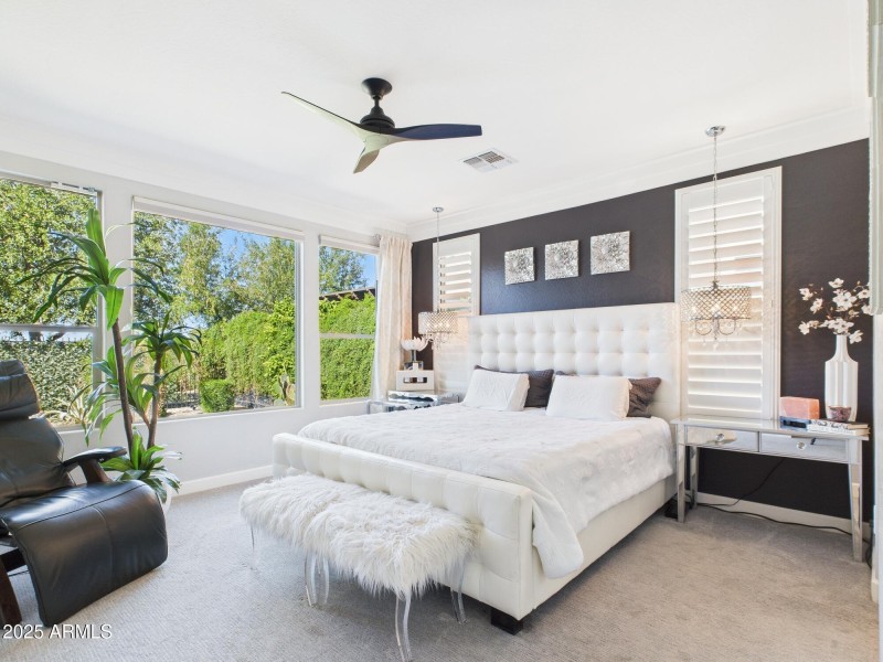 CAM03379G0-PR0159-STILL021