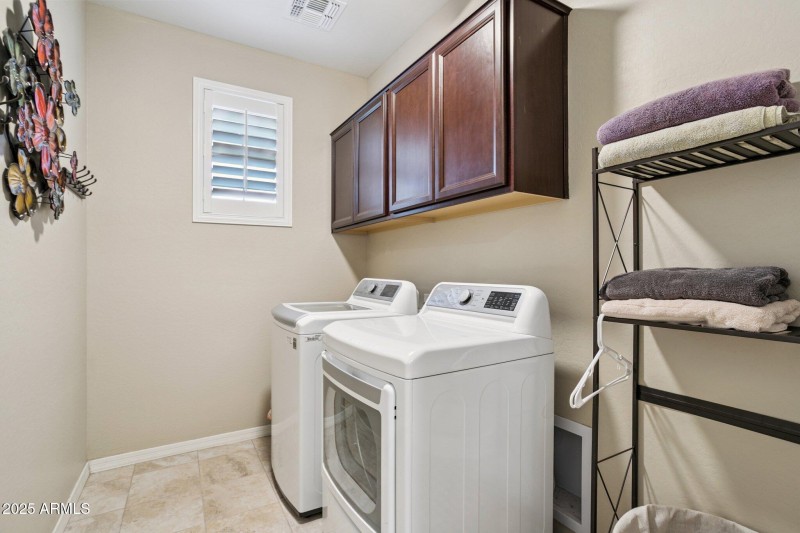 37-web-or-mls-20667-n-danielle-ave