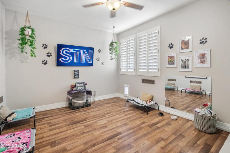 15294 W Old Oak Ln-40