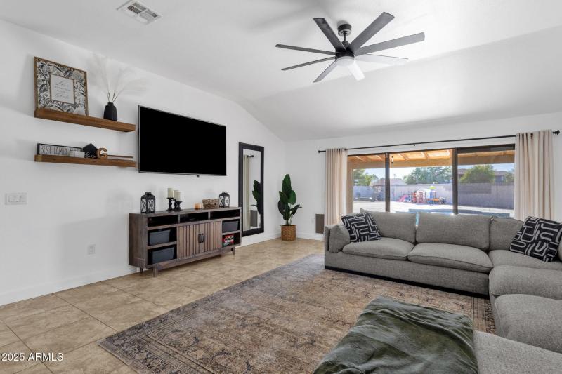 10-web-or-mls-1337-e-mineral-rd