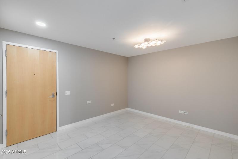 Entry Room / Flexible Space