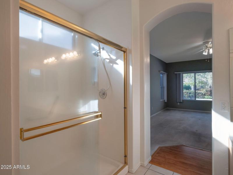 12-web-or-mls-Qp-1013089