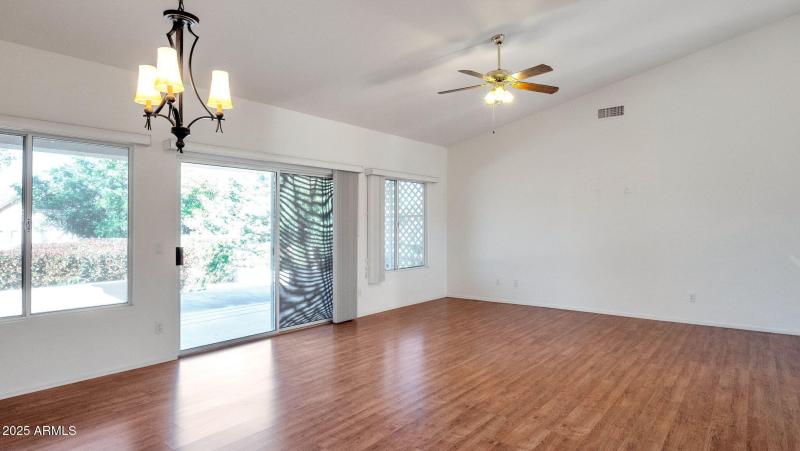 30-web-or-mls-Qp-1013081