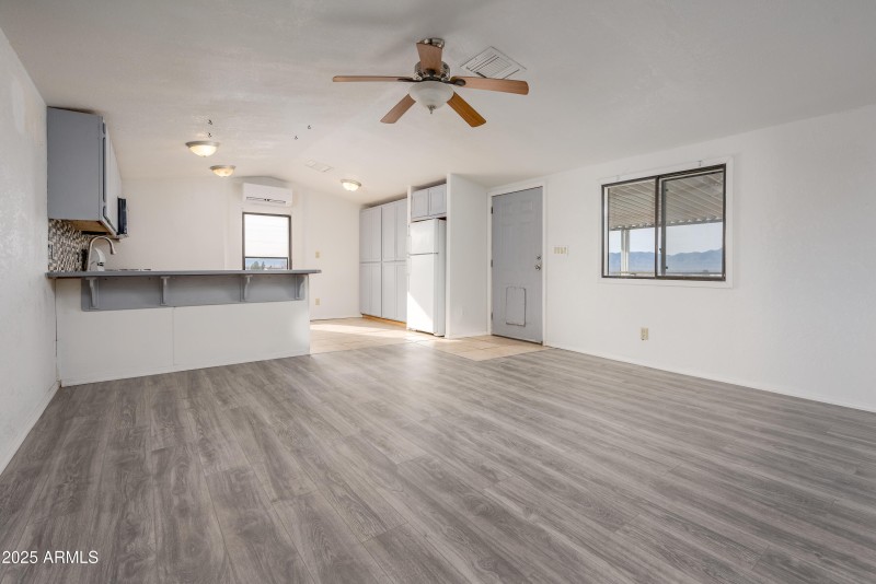 220 S Bright Star Ln