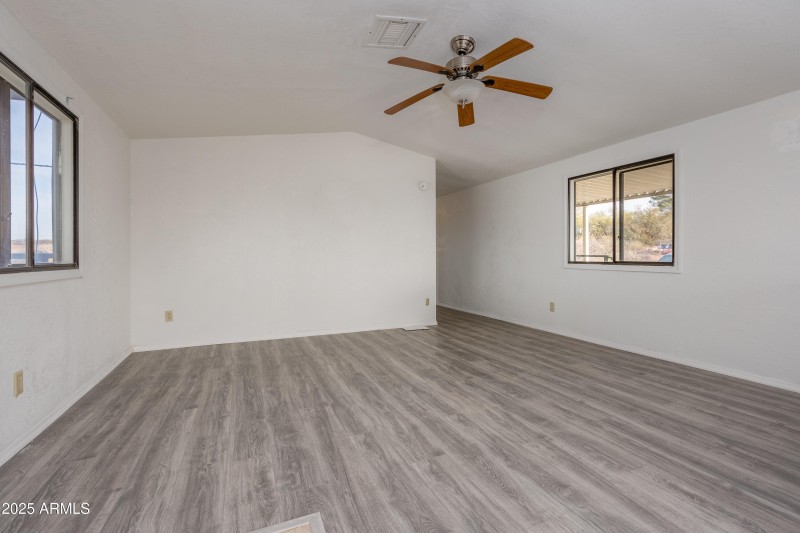 220 S Bright Star Ln