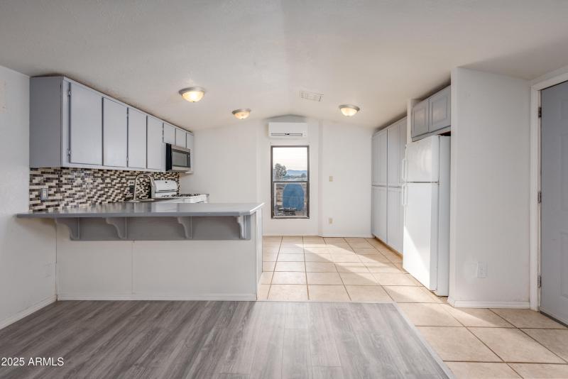 220 S Bright Star Ln