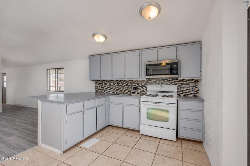 220 S Bright Star Ln