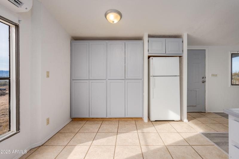 220 S Bright Star Ln