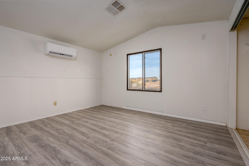 220 S Bright Star Ln