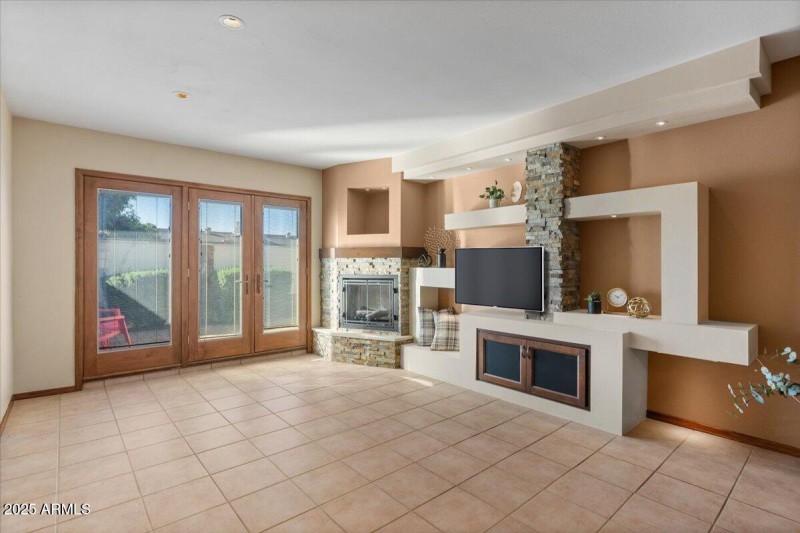 2978 S. Country Club Way