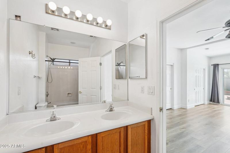 26-web-or-mls-W Kuralt Dr-S3010-026