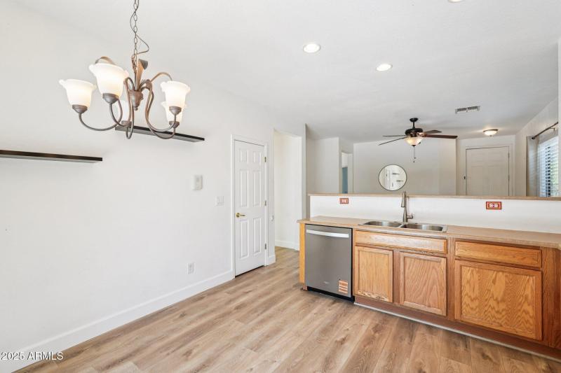 17-web-or-mls-W Kuralt Dr-S3010-017