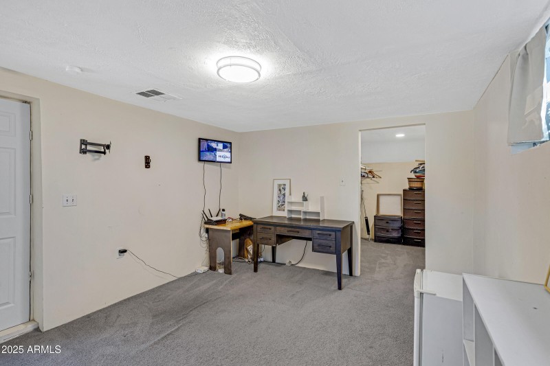 Primary bedroom 29 W Mission Ln-13