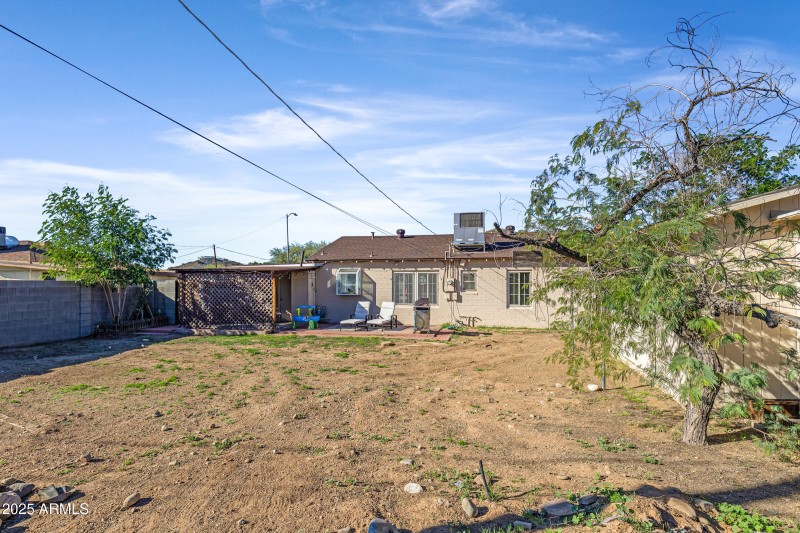 Backyard 2 29 W Mission Ln-19