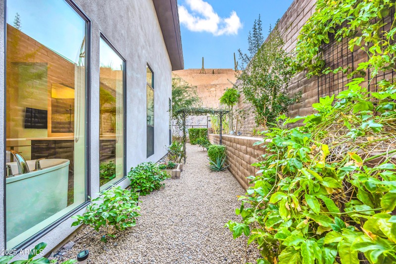 14315 E Harmony Ln-61