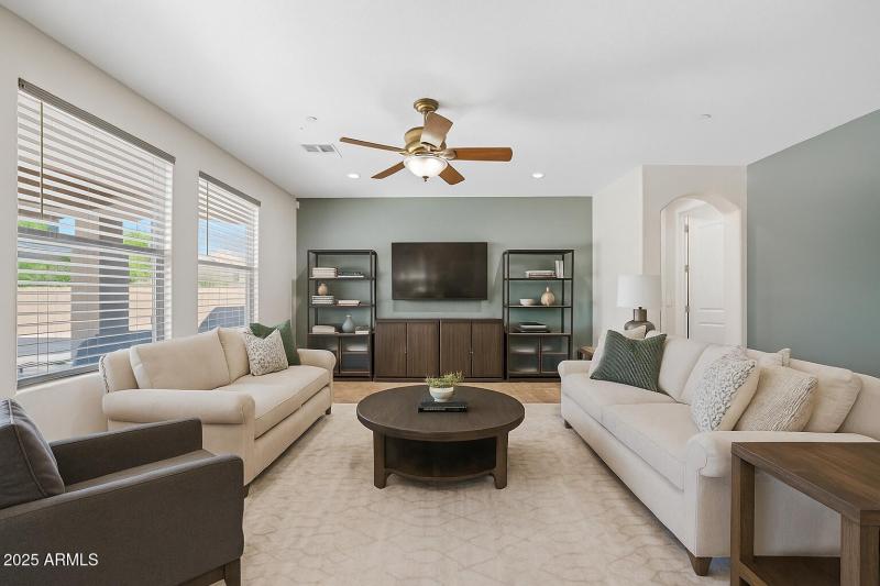 C07A2759-C851-47BF-8606-C064230D6883