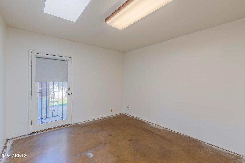 Bedroom/Office Space