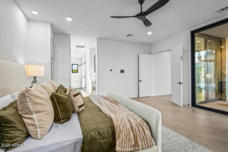 062-Primary Suite Details