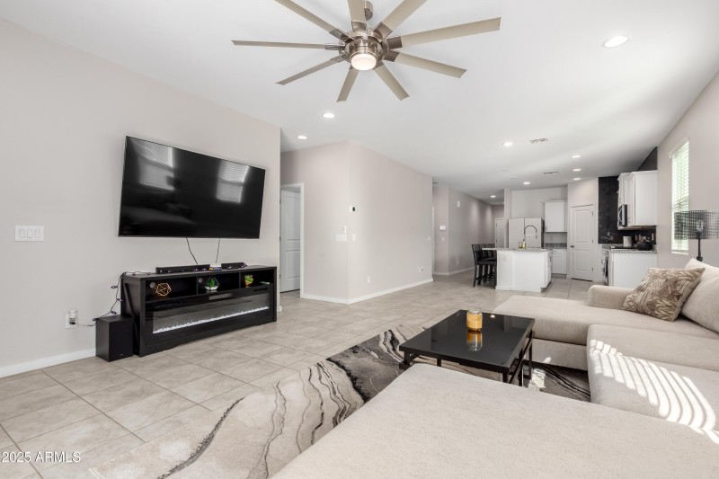 1D9CF06A-10EE-467B-BA8A-6A52818FD99D