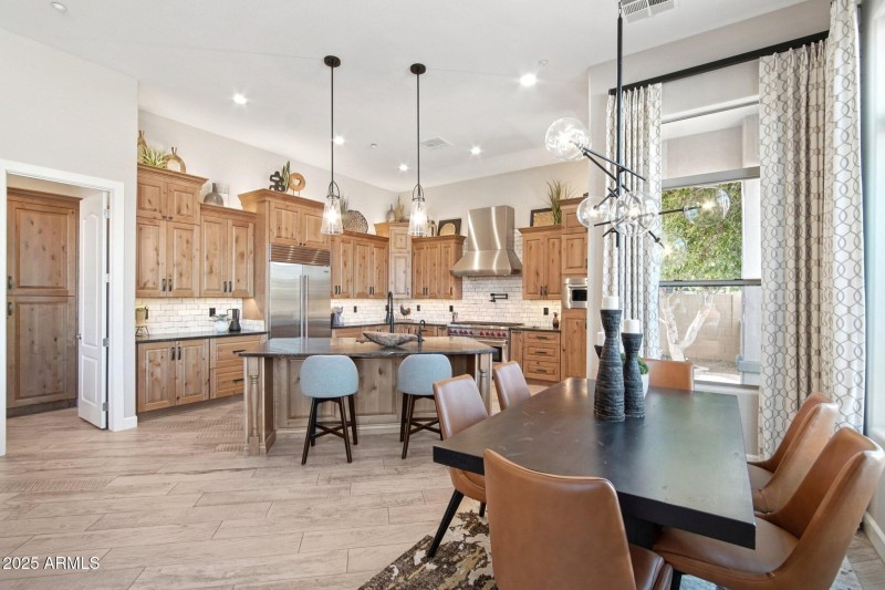 12-web-or-mls-W Molly Ln-S2910-012