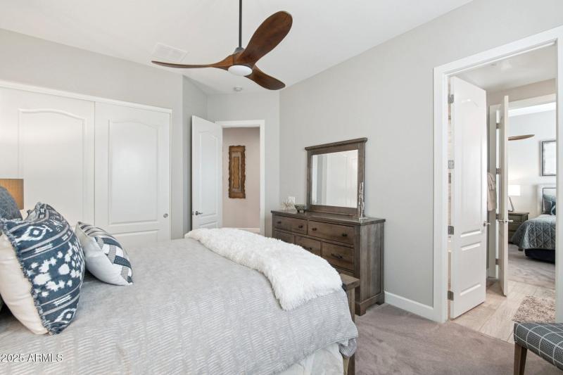 28-web-or-mls-W Molly Ln-S2910-028