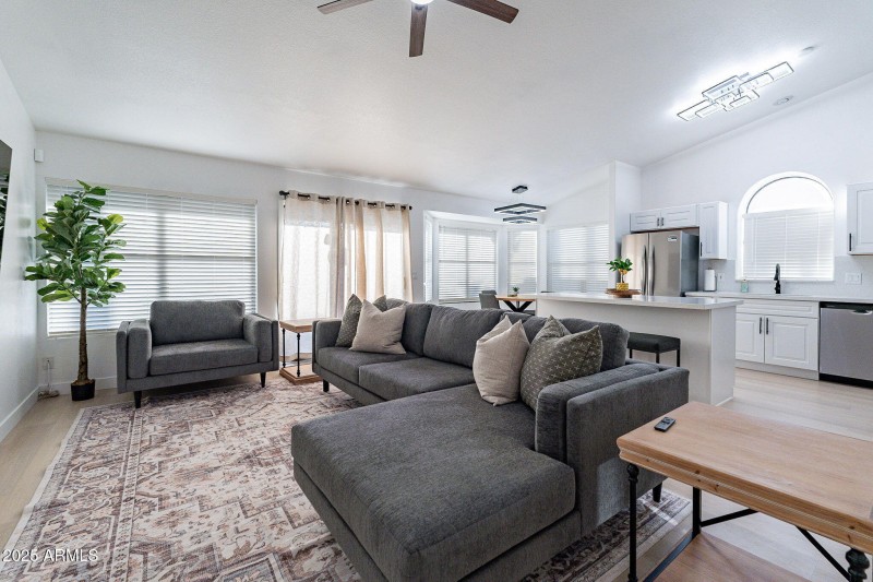 16-web-or-mls-Glendale-16