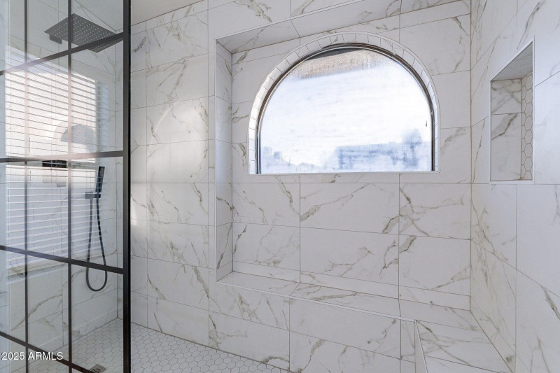 25-web-or-mls-Glendale-25