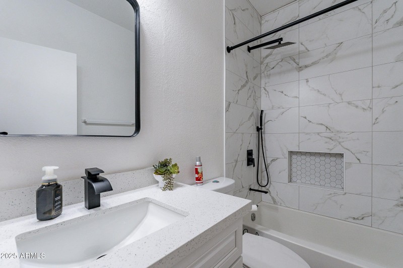 28-web-or-mls-Glendale-28