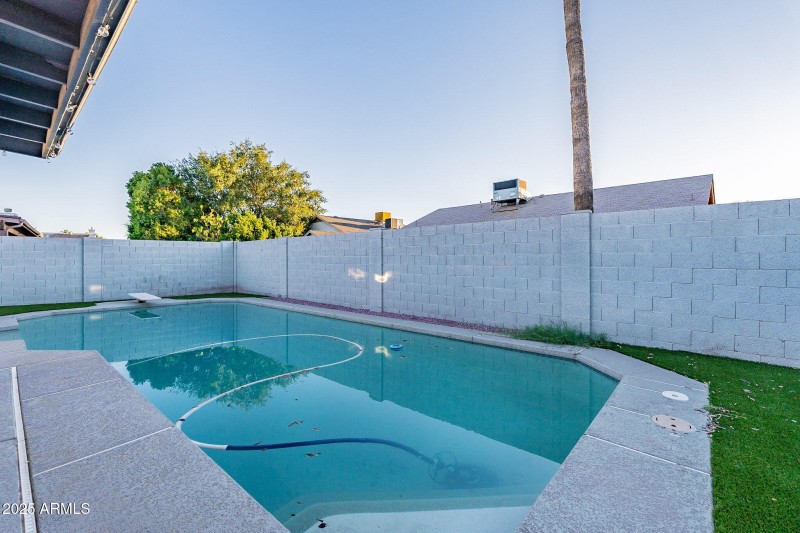 35-web-or-mls-Glendale-35