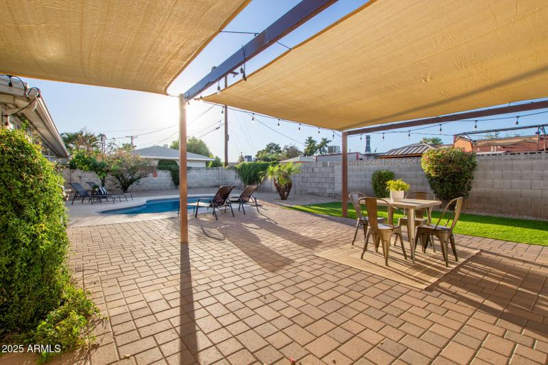 HARDSCAPE COVERED PATIO