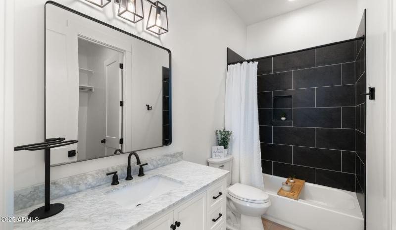 Beautiful oversized bathrooms!