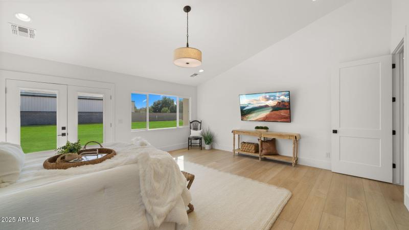 Primary with vaulted ceilings!