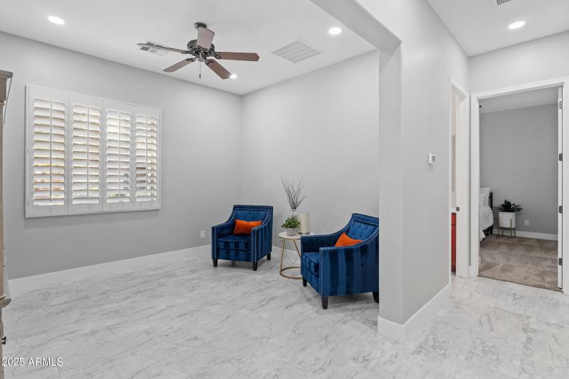 4615 E Sourwood Dr-12