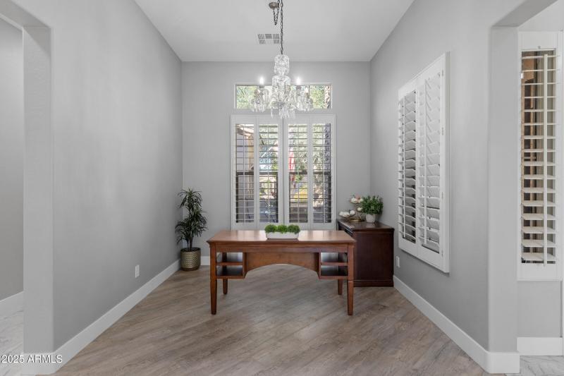 4615 E Sourwood Dr-9