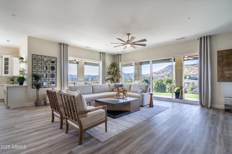 Interior 1580 Southview-6