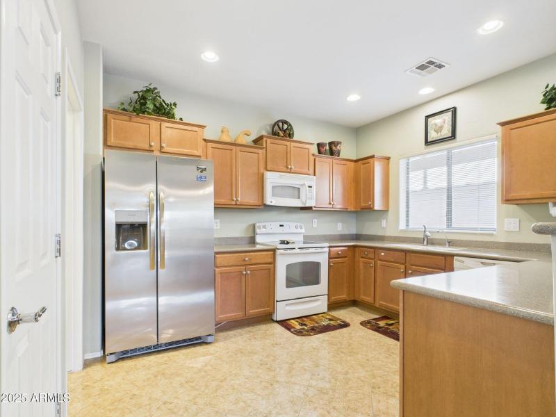 9-web-or-mls-CAM03379G0-PR0161-STILL009