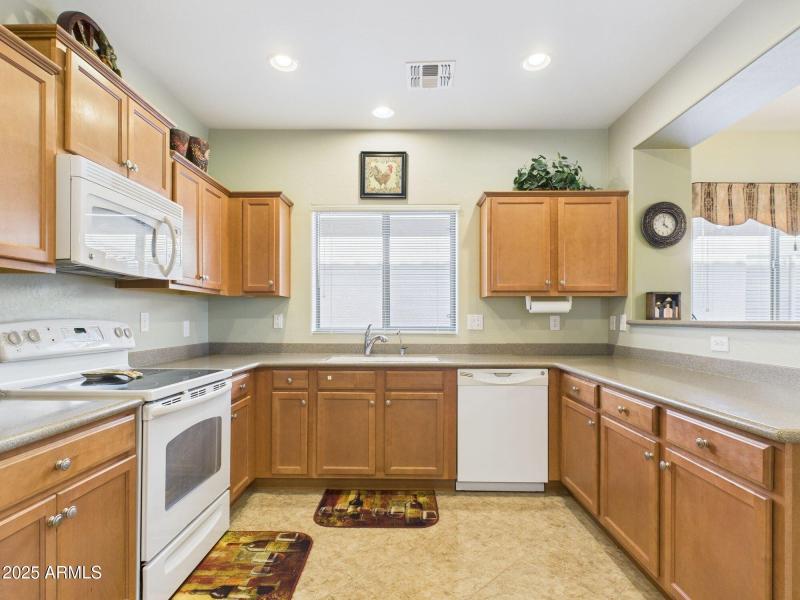 11-web-or-mls-CAM03379G0-PR0161-STILL011