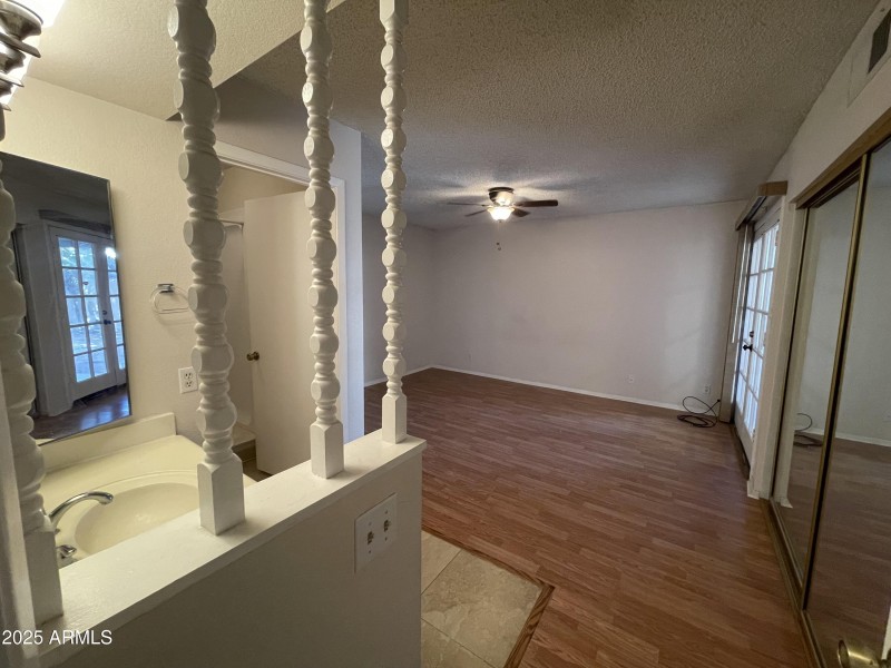 ENTRY TO PRIMARY SUITE