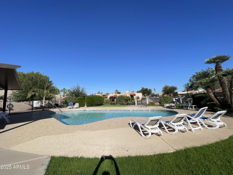 SPARKLING COMMUNITY POOL