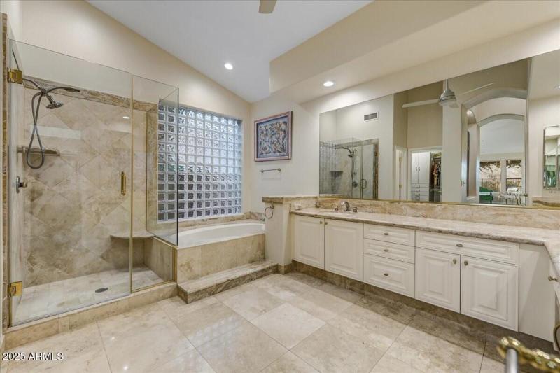 018_18Primary Bath II