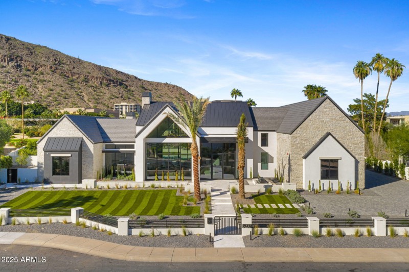 4-web-or-mls-6230-e-hillcrest-blvd