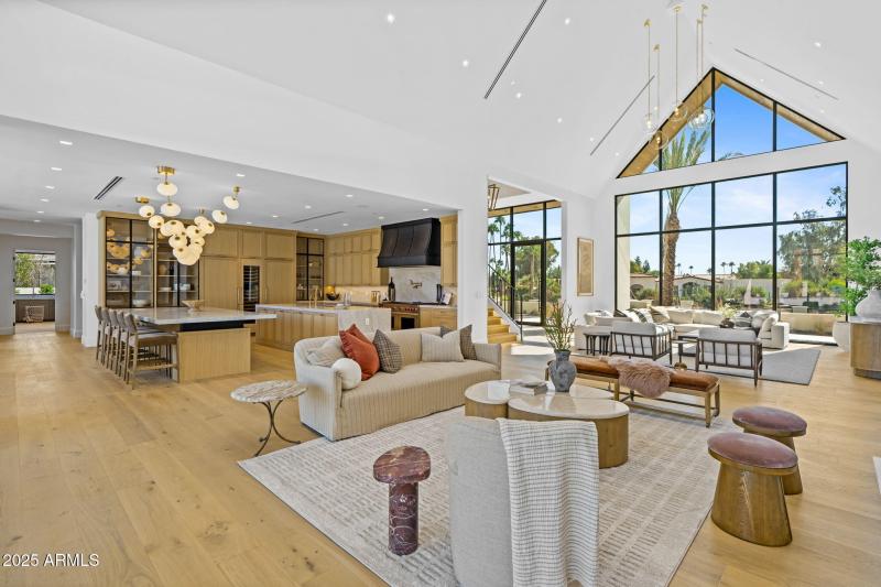 13-web-or-mls-6230-e-hillcrest-blvd